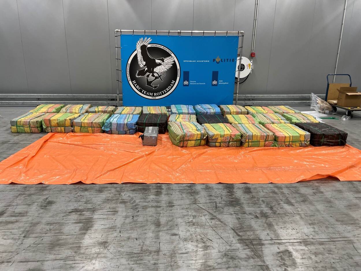 Ruim 1.500 kilo cocaïne aangetroffen in container met hout