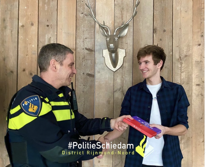 Politie steekt Schiedamse jongeman hart onder riem