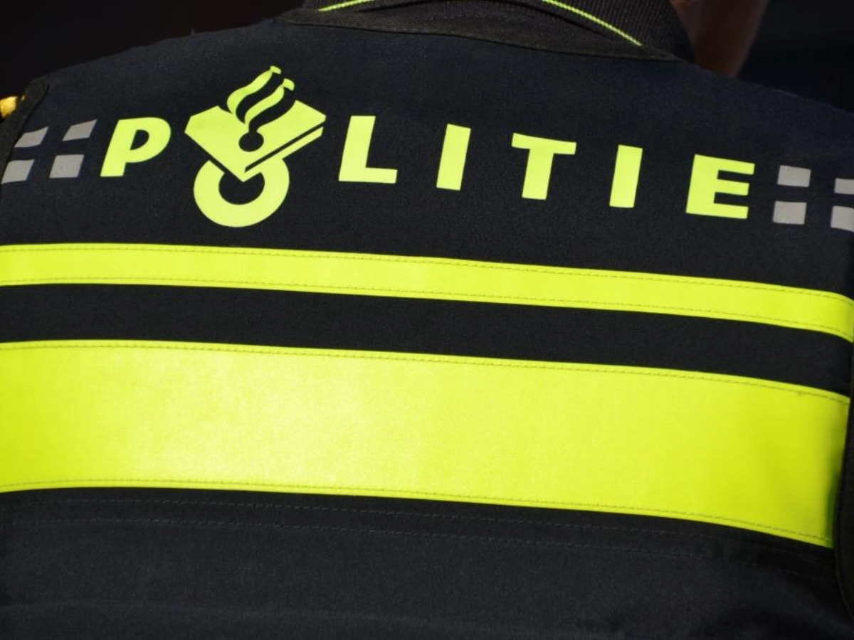 Beroving bij winkelcentrum in Maassluis