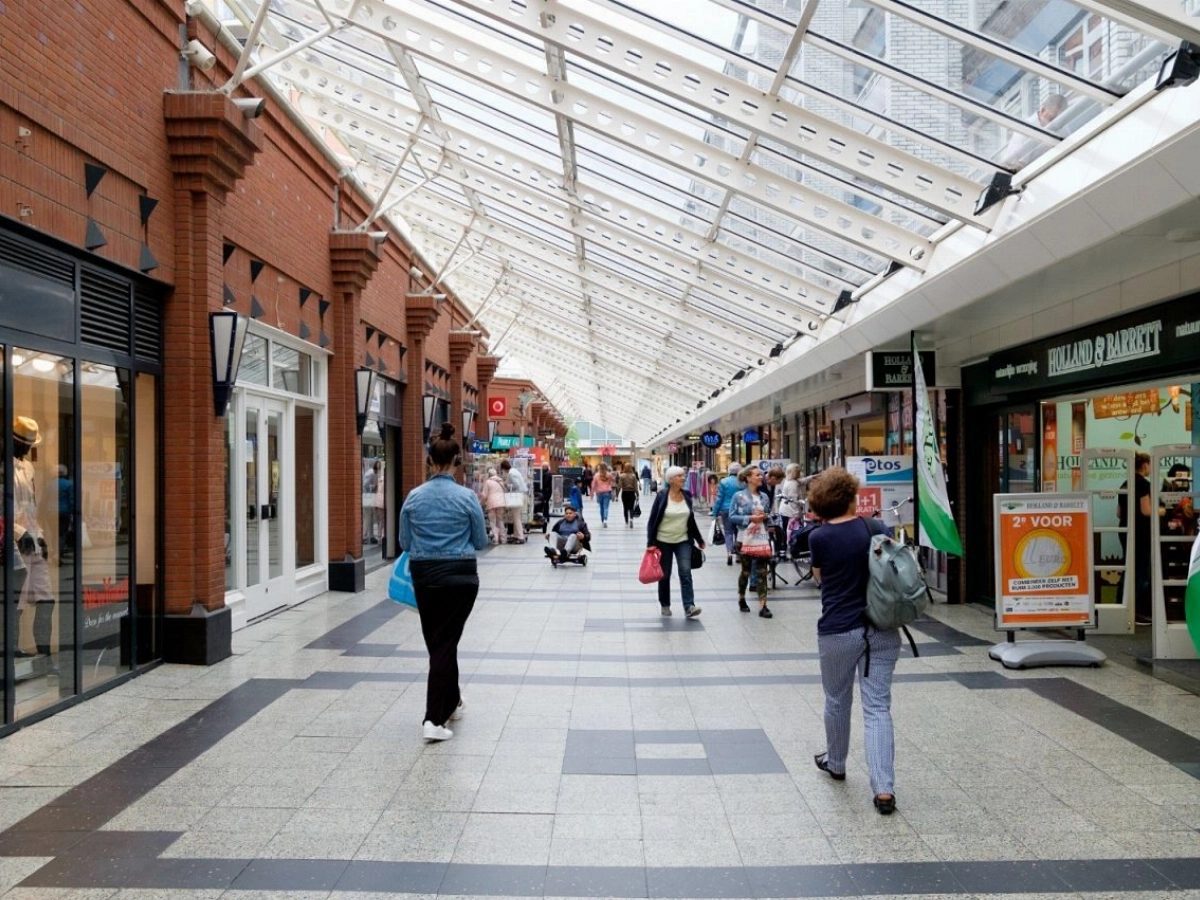 Vandaag: gezelligheid in De Bijenkorf, koffie & kunst en koopzondag