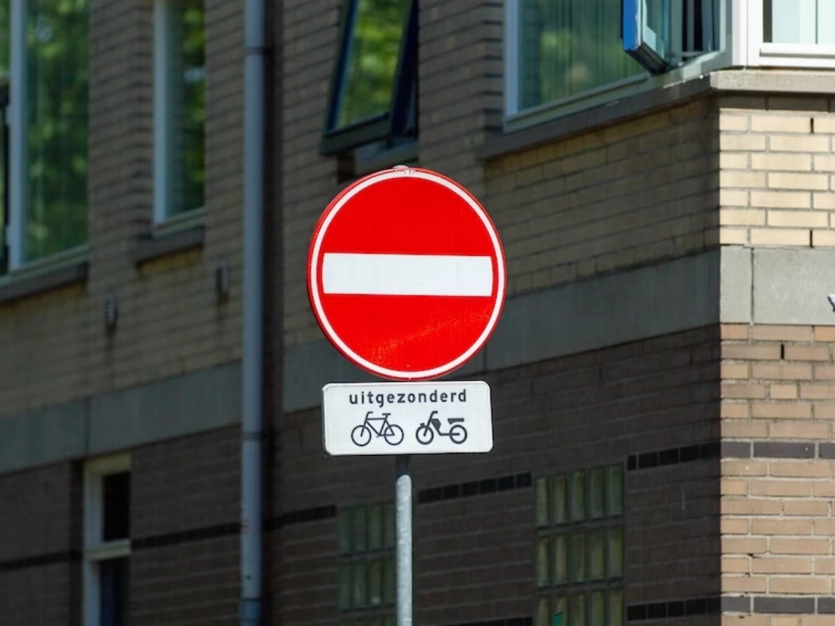 Gemeente verwijdert ruim 1200 overbodige verkeersborden - Maassluis24