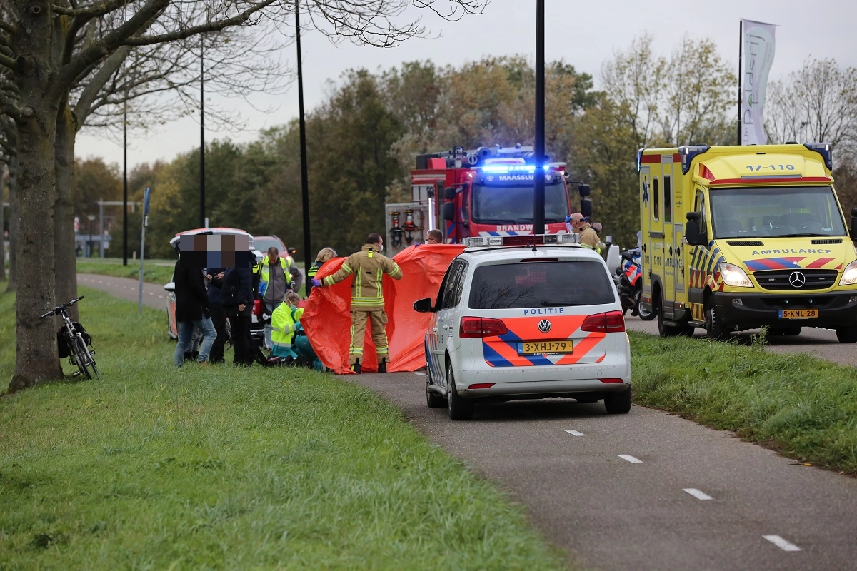 Traumahelikopter naar Vlaardingsedijk #Maassluis na ongeval..