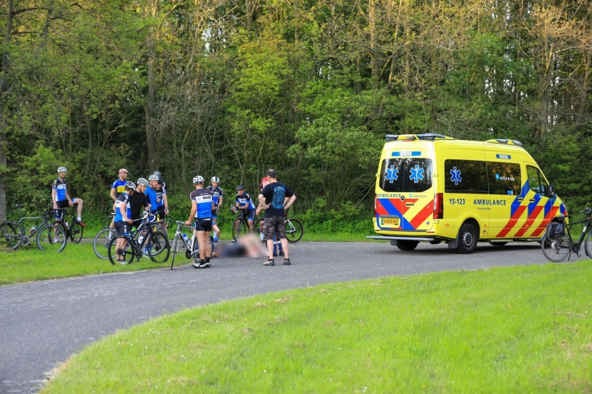 Wielrenner gewond na valpartij op de wielerbaan in #Maassluis.
