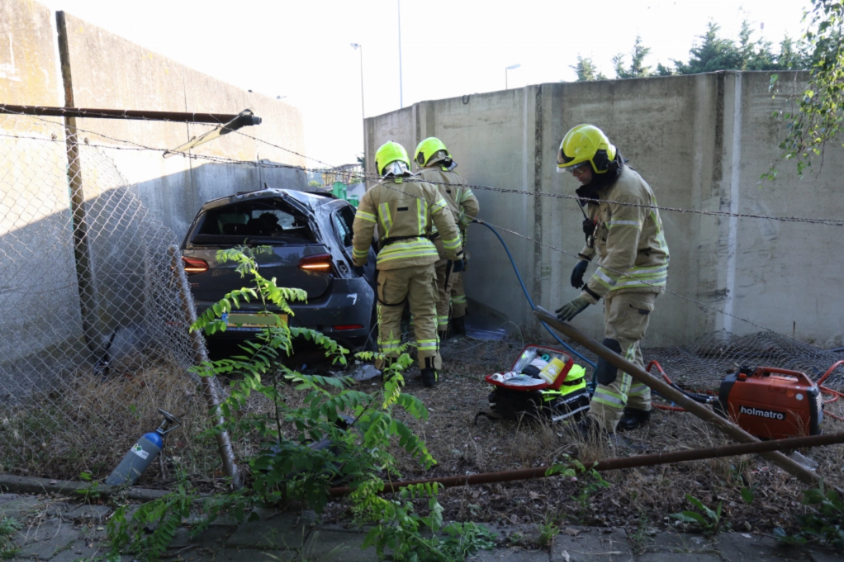 Schiedam24 • Optreden brandweer na klapper tegen #Schiedamse muur op tv.