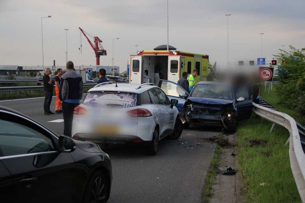 Tunnelbuis Beneluxtunnel afgesloten na ongeval