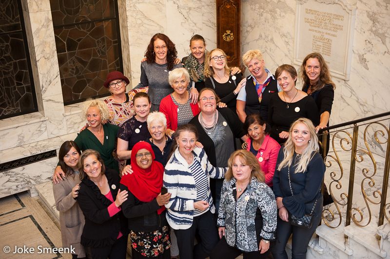 Viering 100 jaar Vrouwenkiesrecht met Vlaardingse raadsleden