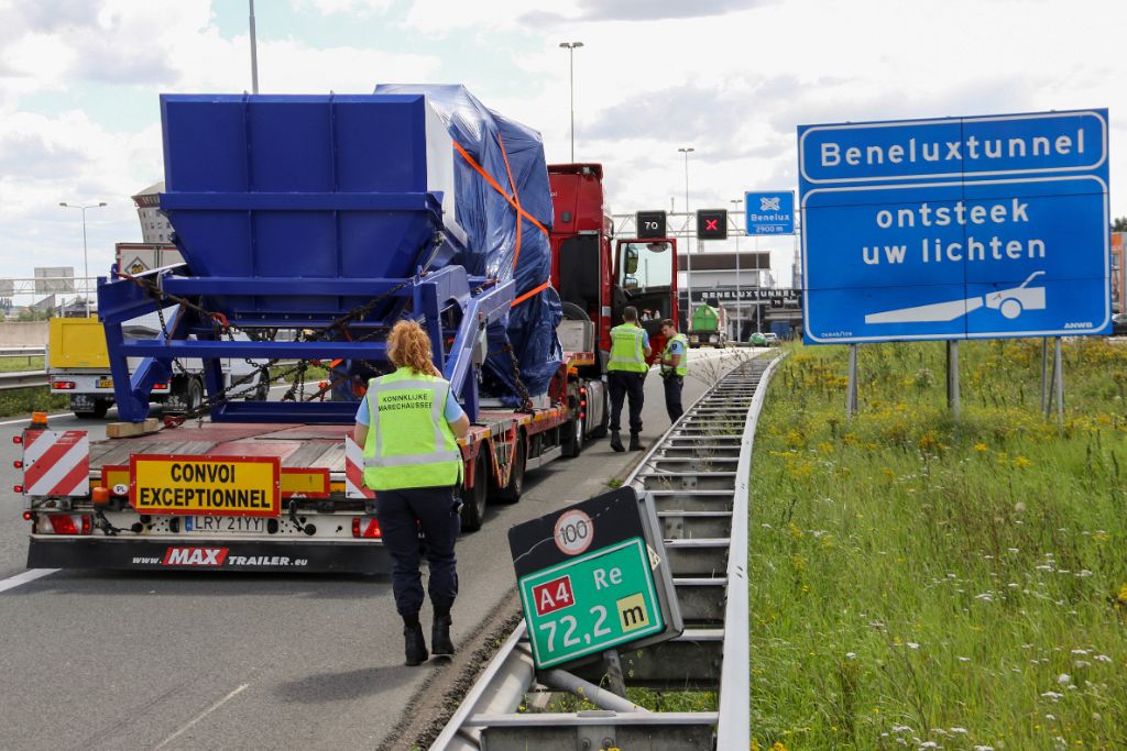 Duizend euro boete voor te hoog geladen vrachtwagen