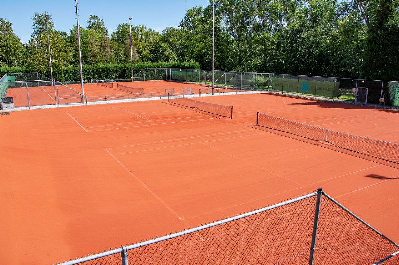 Nieuwe tennisbanen bij VLTC