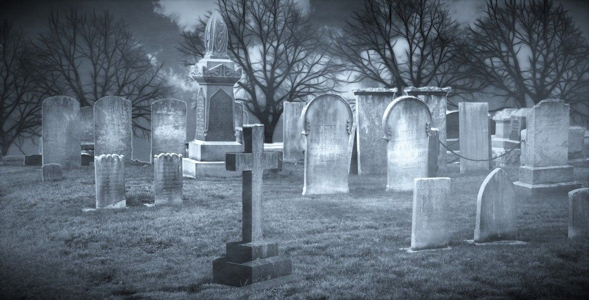 Graven begraafplaats Holy worden geruimd