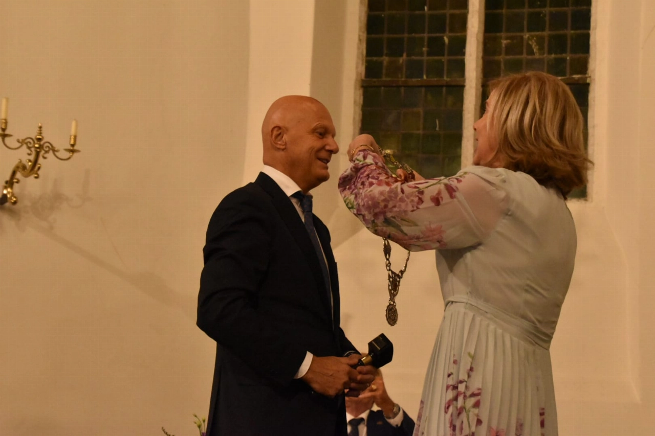 Bert Wijbenga ge&iuml;nstalleerd als burgemeester van Vlaardingen