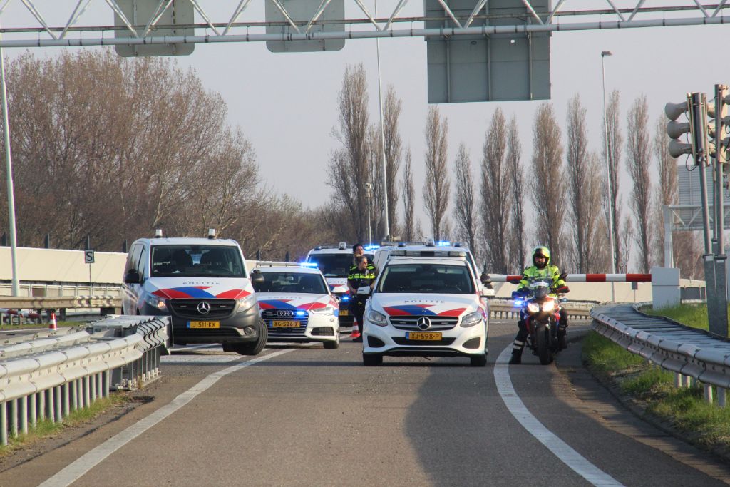 Motoragent zwaargewond na ongeval bij Beneluxtunnel