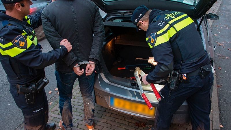 Drie mannen en een vrouw aangehouden voor beschieten woning in Vlaardingen