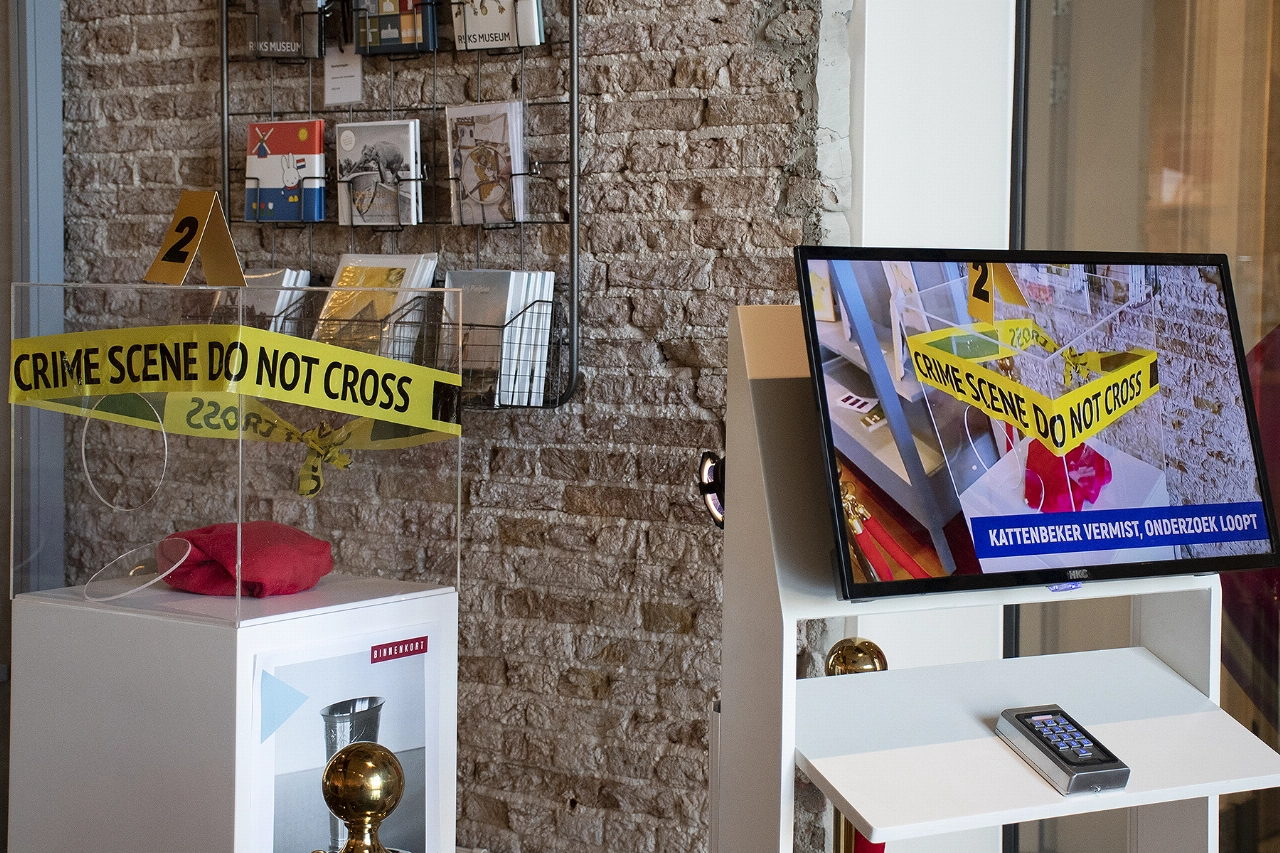 De bende van Zwartpoot: Wie heeft de kattenbeker gestolen?