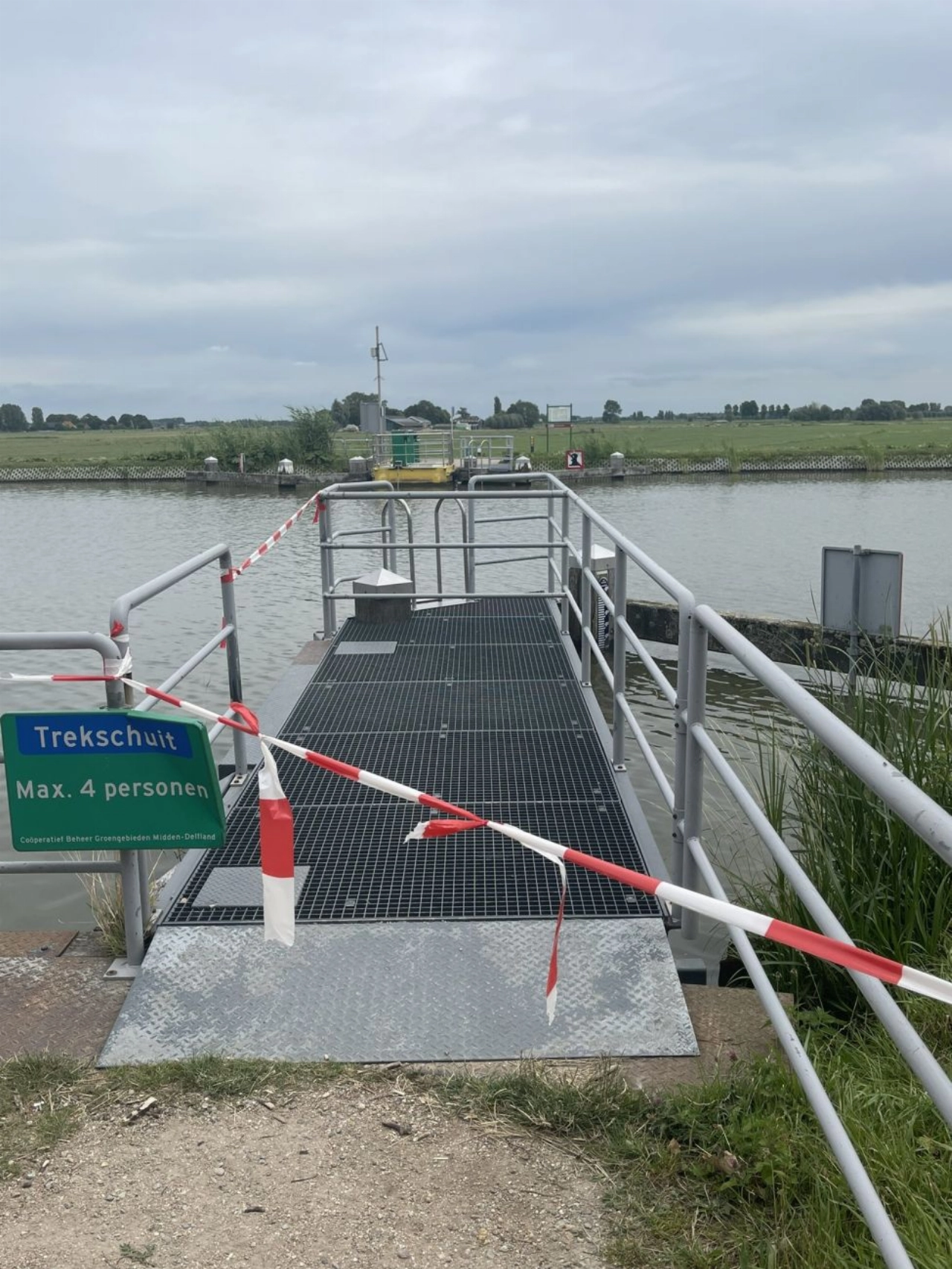 Trekschuit tijdelijk buiten gebruik