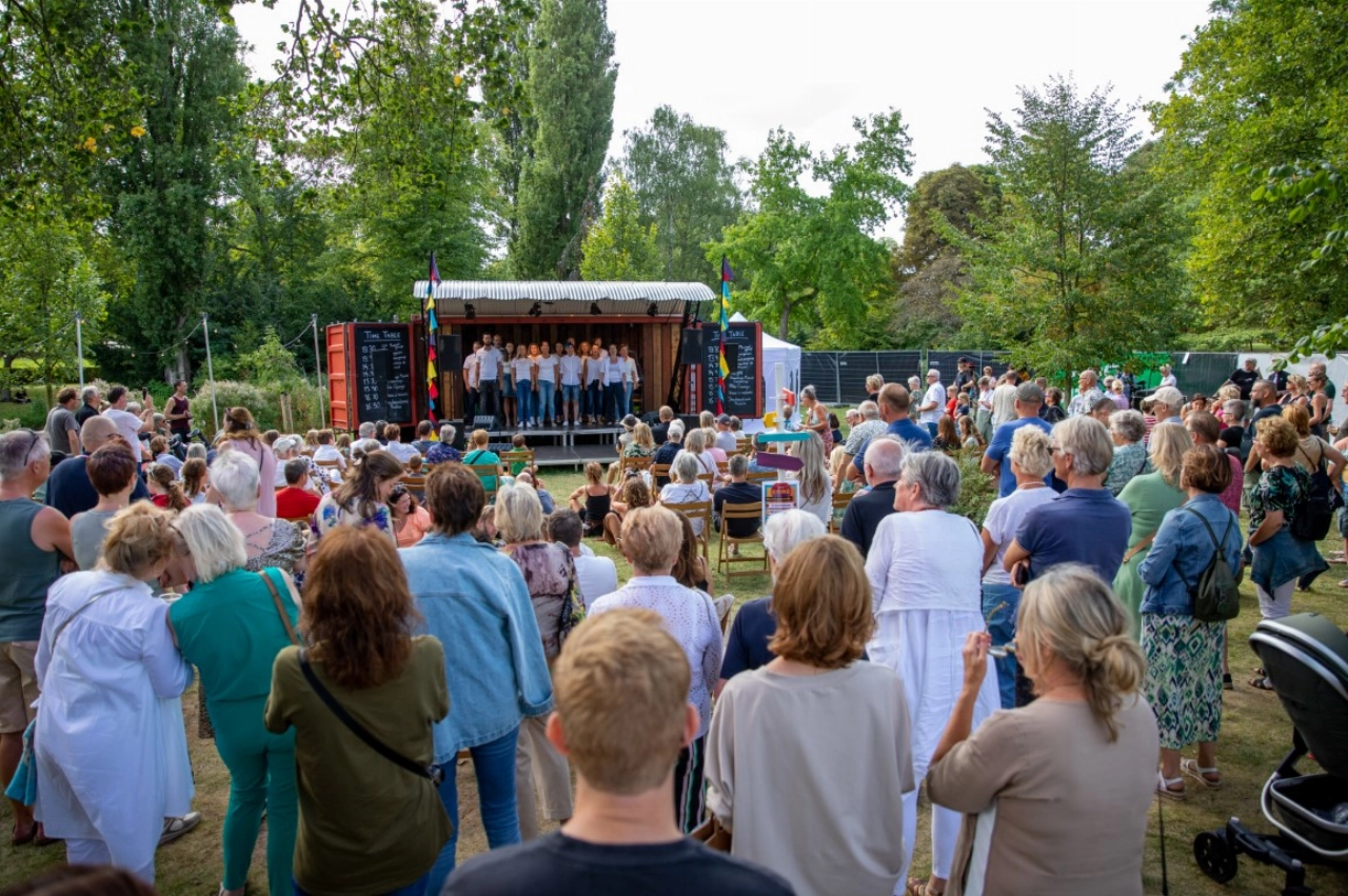 Stadsgehoorzaal zoekt jong presentatietalent voor het UITterras