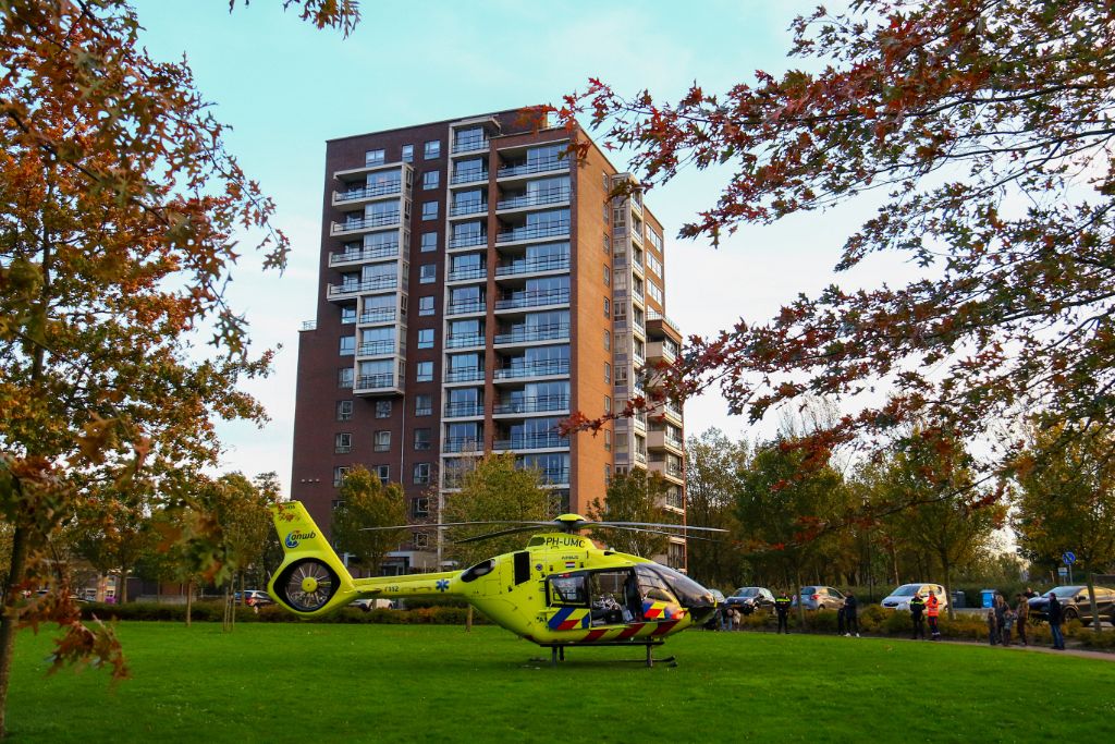 Traumahelikopter landt bij het Drevenpark
