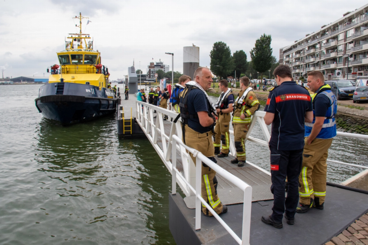 Hulpdiensten massaal naar haven om lege scootmobiel op steiger