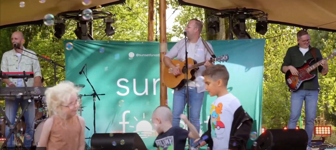 Sunset Forest over liefde op afstand