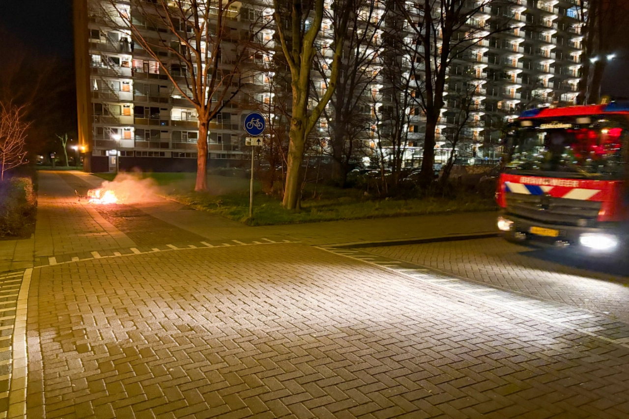 Scooter uitgebrand aan de Lissabonweg