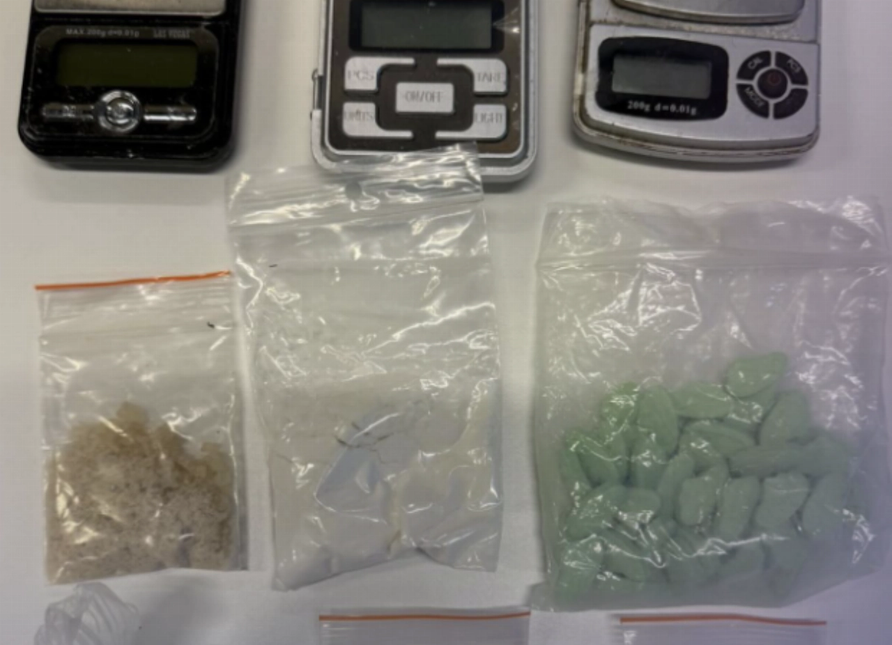 Politie houdt drugsdealer aan: heterdaad