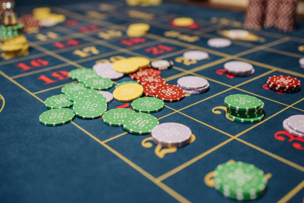 De combinatie van een goed spelaanbod en aantrekkelijke bonussen bij online casino's