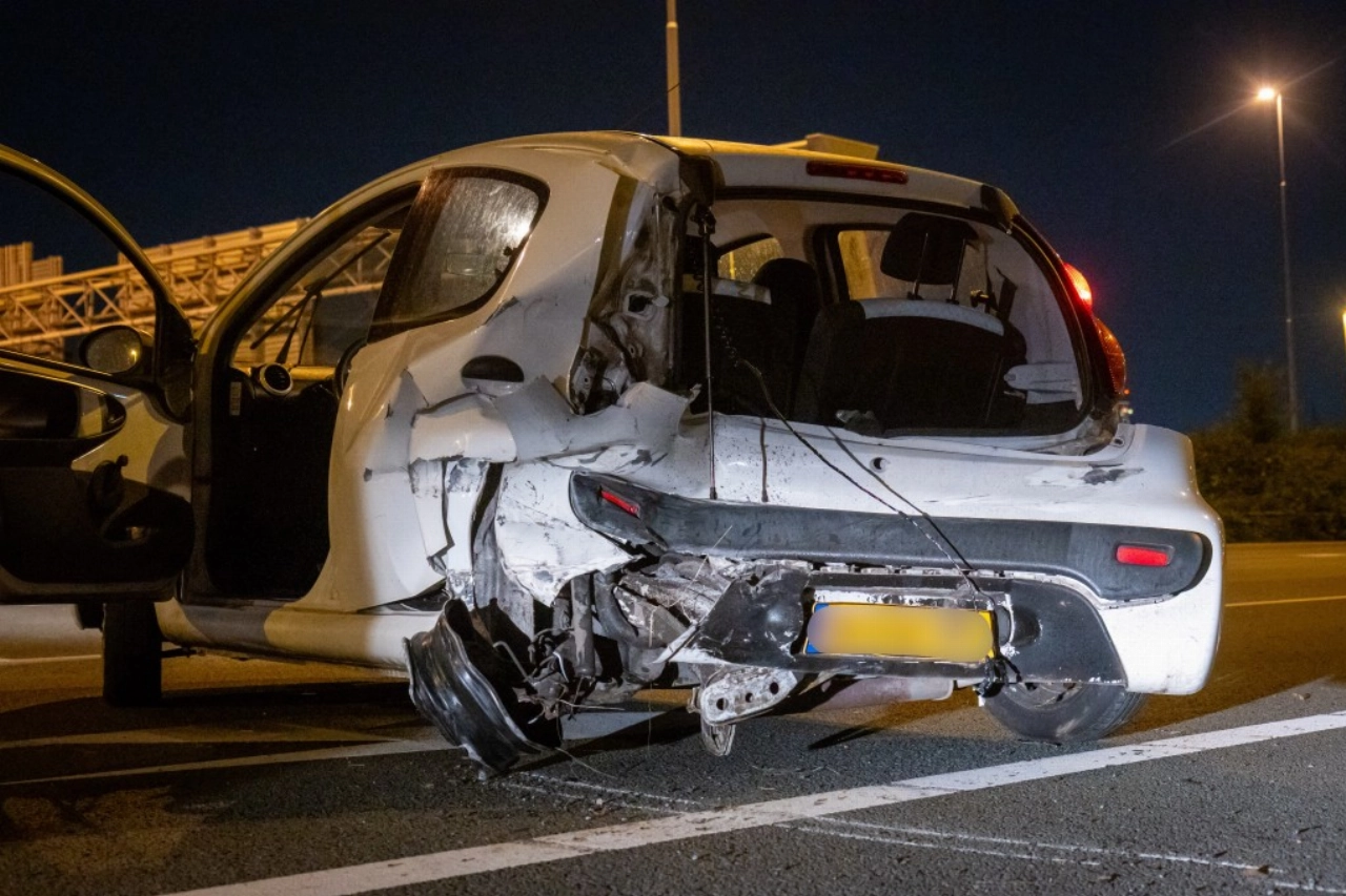 Ravage op de A4 na aanrijding op hoge snelheid