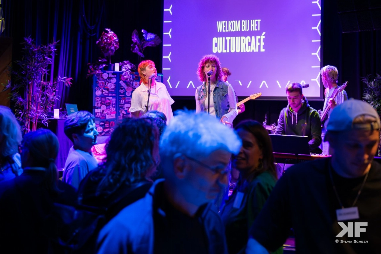 Gezellig tweede Cultuurcafé in de Kroepoekfabriek