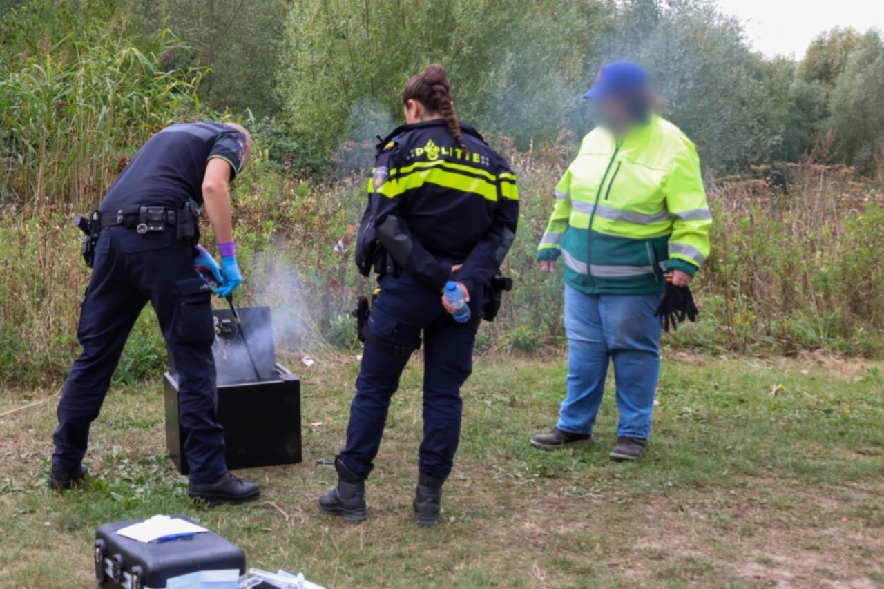 Rokende kluis gevonden in het Klauterwoud