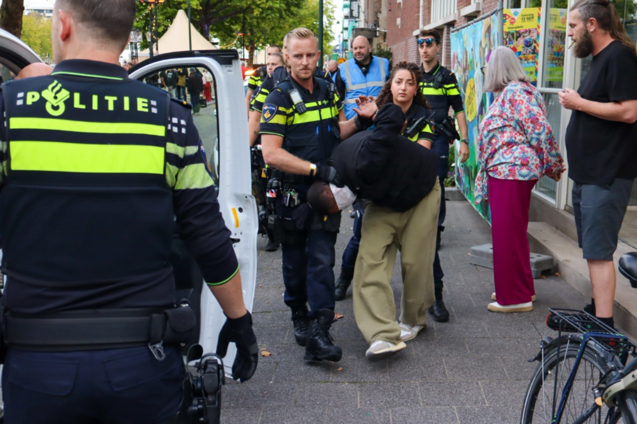 Man probeert mes te stelen bij patatkraam in Vlaardingen