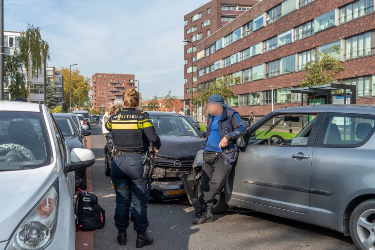Forse schade bij frontale aanrijding in Vlaardingen