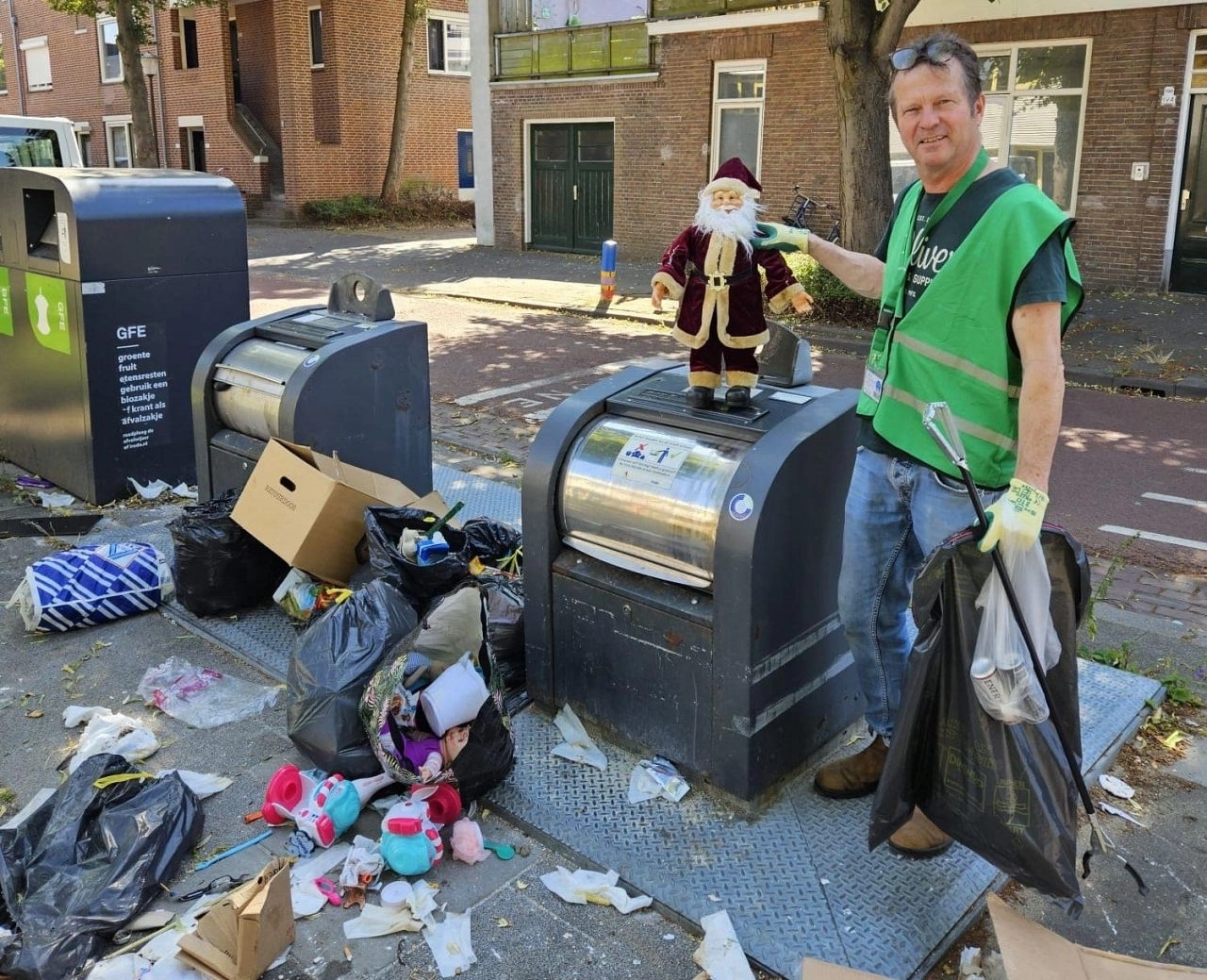 De Buurtbezems gaan weer van start in Vlaardingen!