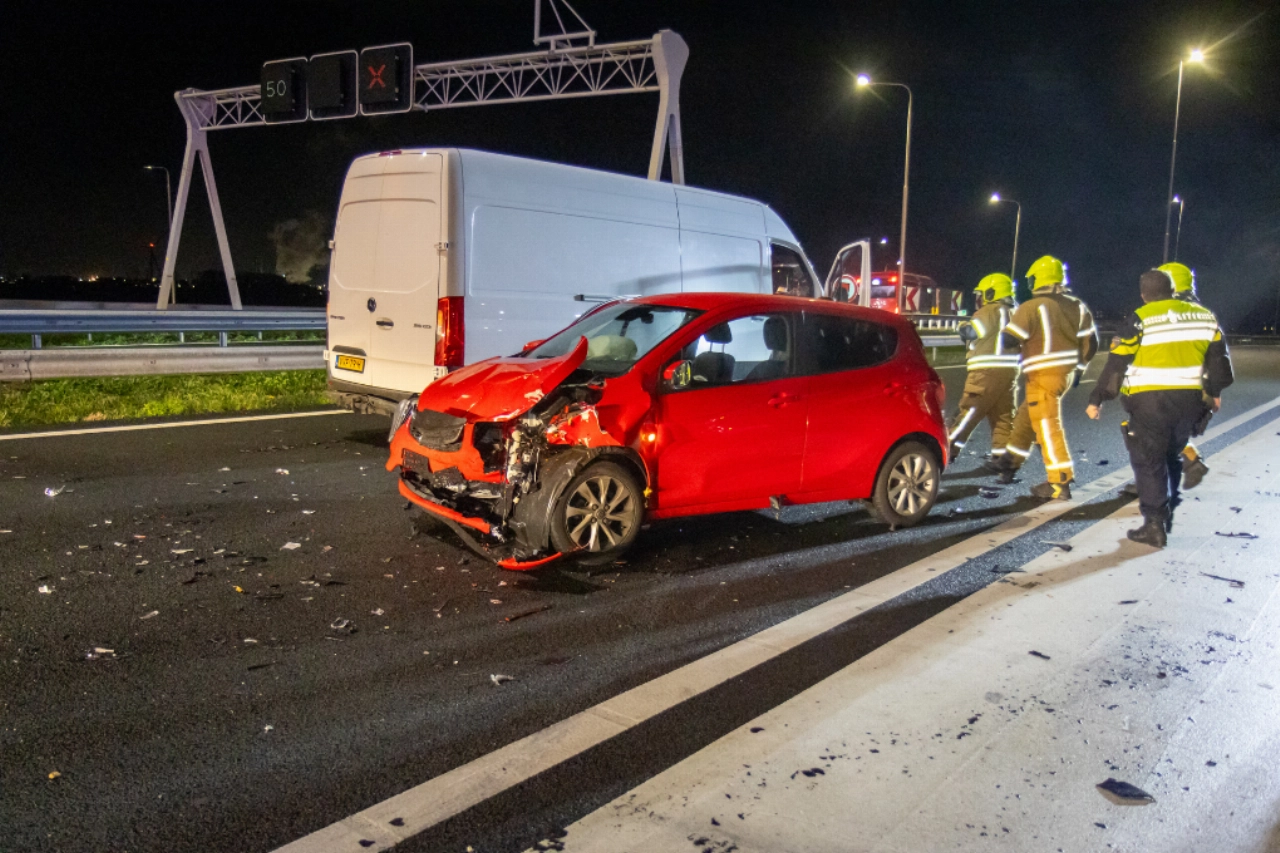 A20 richting Maassluis volledig afgesloten na ongeval