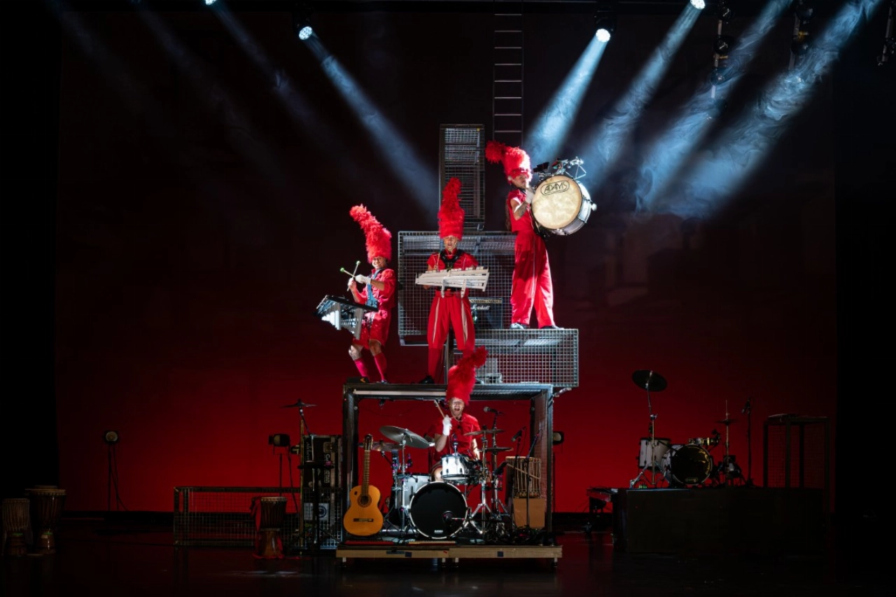 Slagwerkgroep Percossa waagt sprong in het diepe