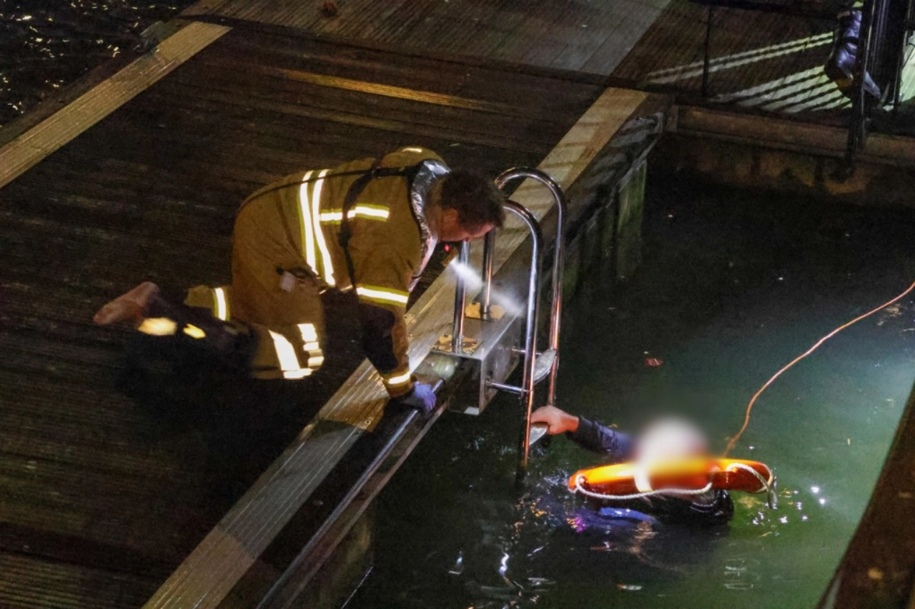Drenkeling in de haven van Vlaardingen