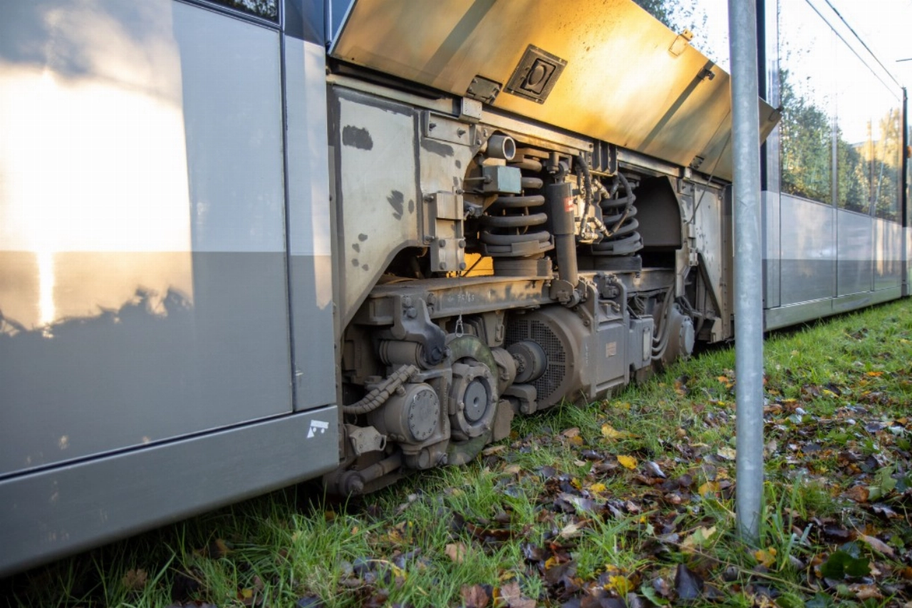 Tram ontspoord in Vlaardingen