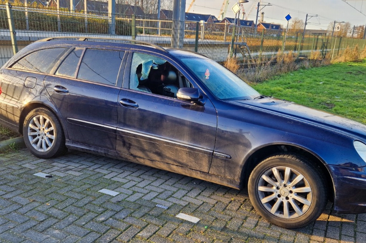 Zeker zeven auto's opengebroken in één nacht in Vlaardingen
