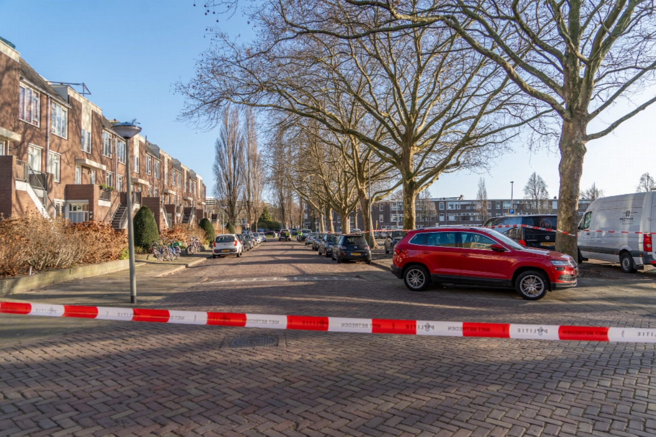 Slachtoffer zwaargewond na opzettelijke aanrijding in Vlaardingen