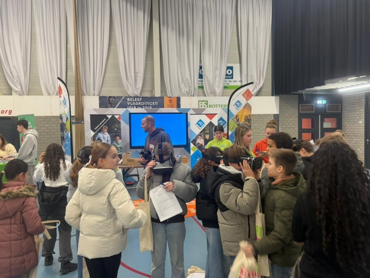 St.-Jozefmavo geniet op de Scholenmarkt in Vlaardingen