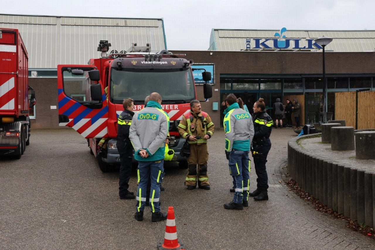 Zwembad ontruimd om 'vreemde lucht'