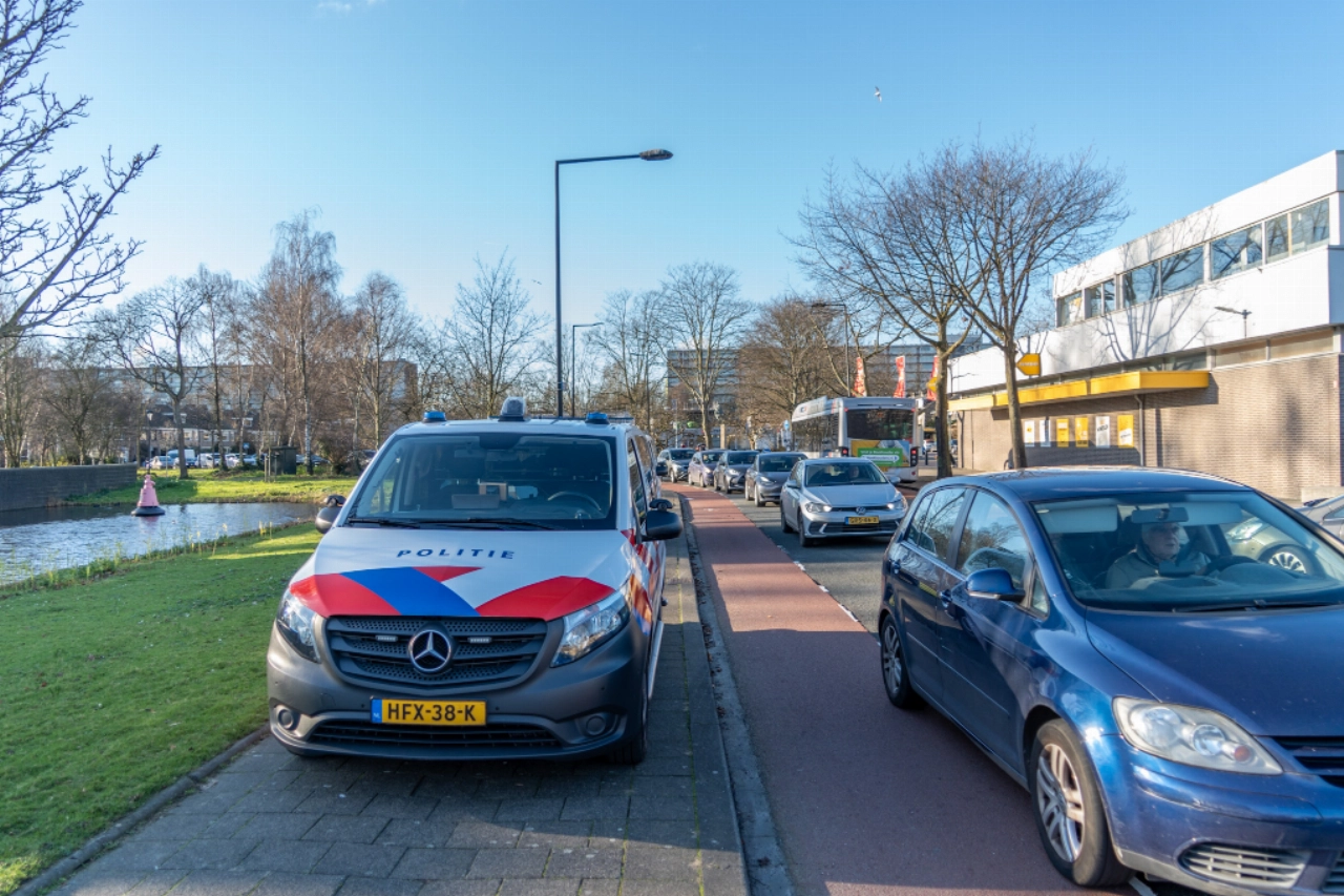 Flinke verkeersopstopping na ongeval Frederik Hendriklaan