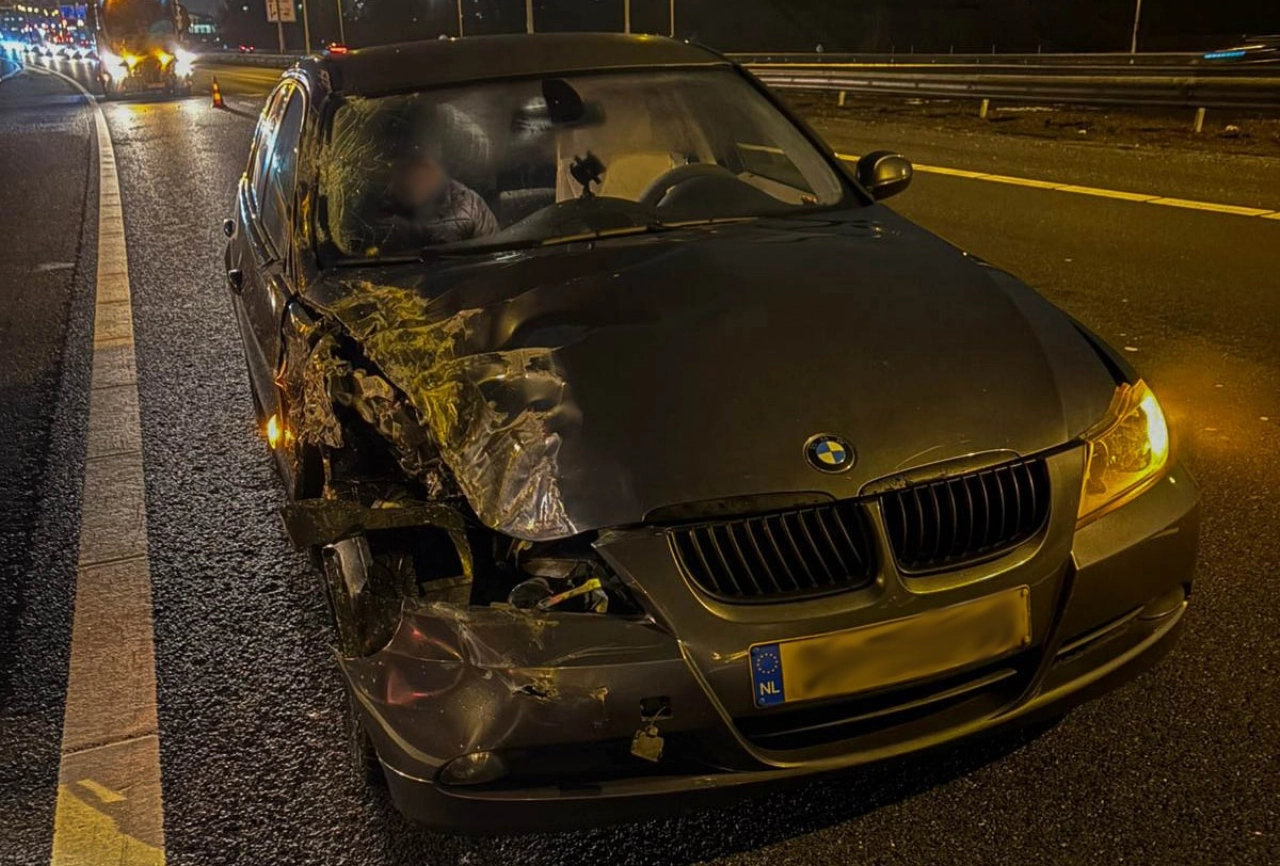 Automobilist ramt pijlwagen op A4