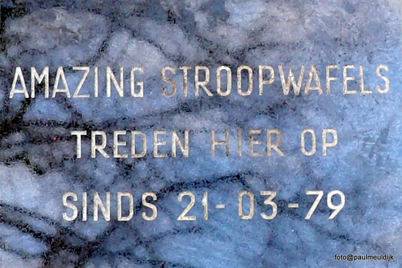 Historische straattegel Amazing Stroopwafels terecht