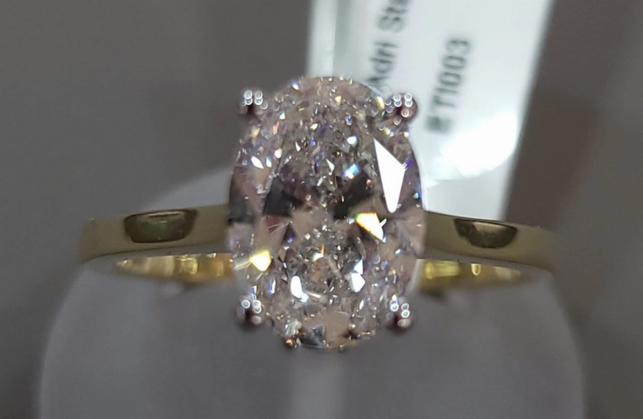 Voor jouw Valentijn ga je naar Adri Stam Juwelier