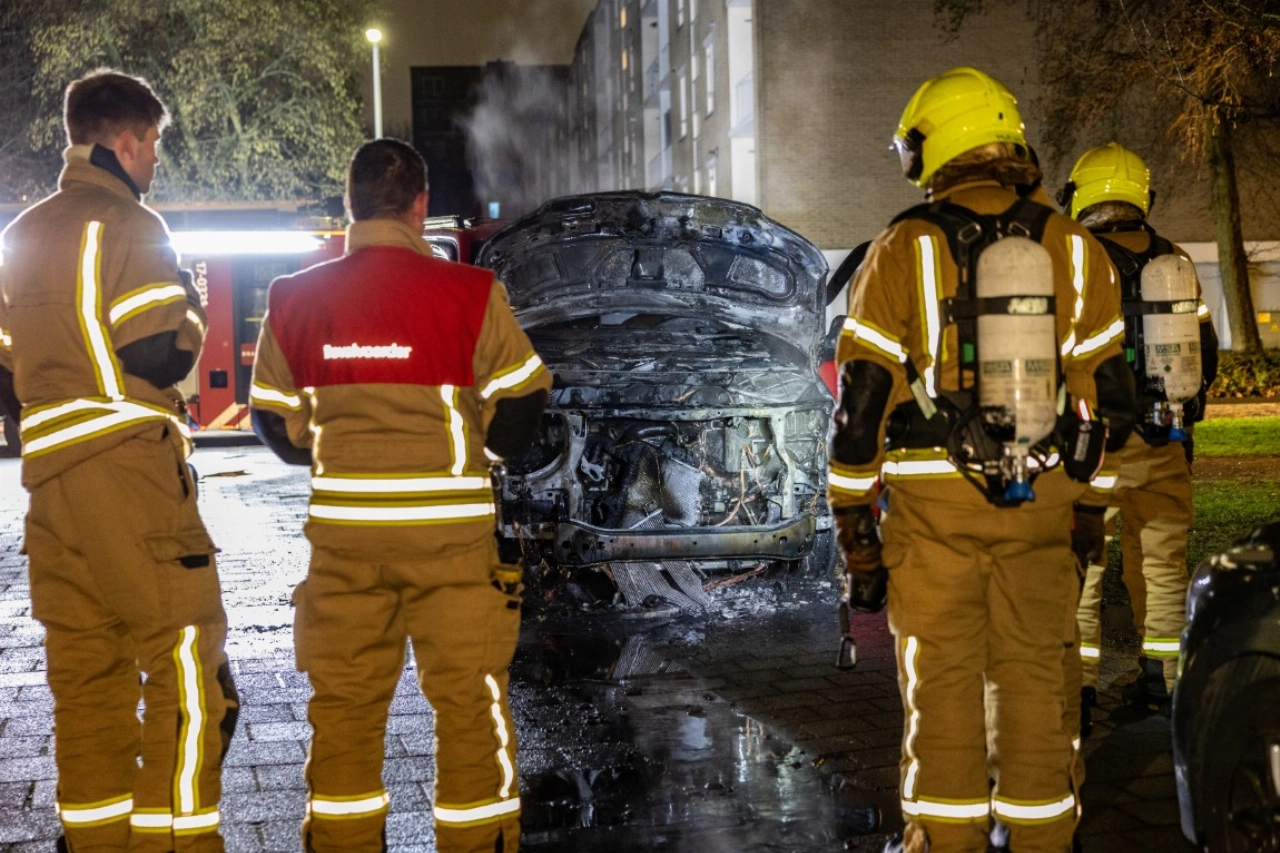 Busje uitgebrand in de Gansfoortstraat