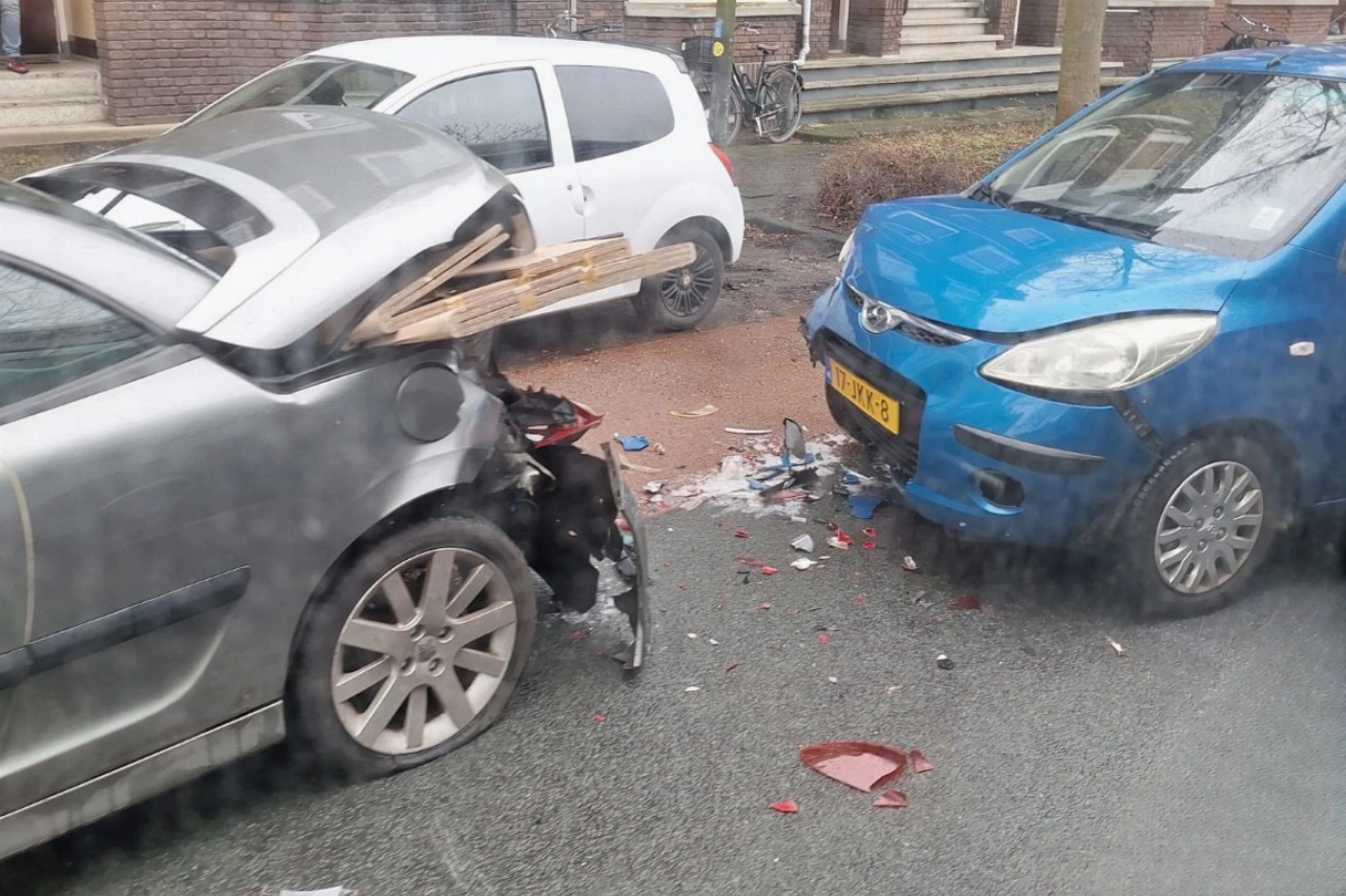 Kop-staartbotsing op de Schiedamseweg