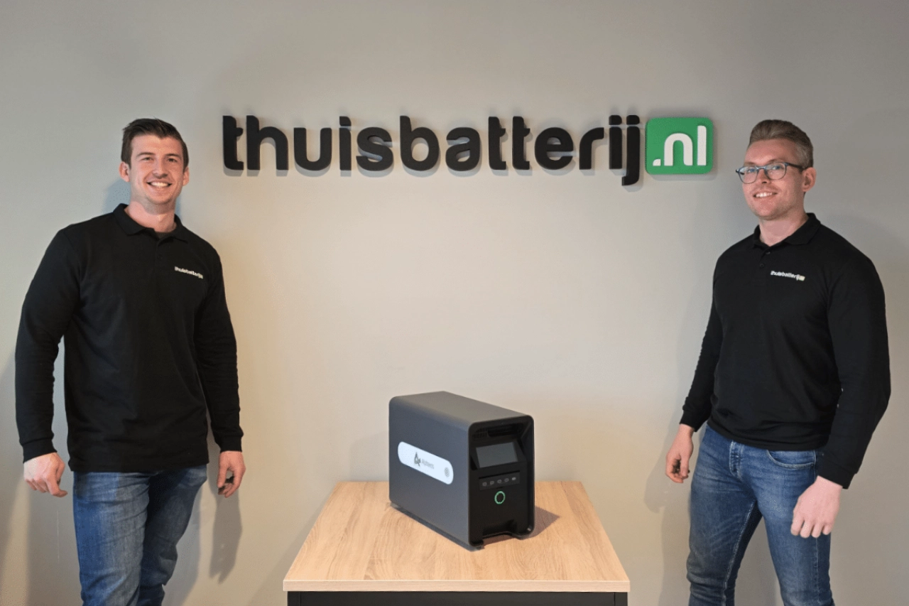 Thuisbatterij.nl en Sunergy slaan handen ineen: Slimme aansturing en dynamische energie voor plug-in batterijen