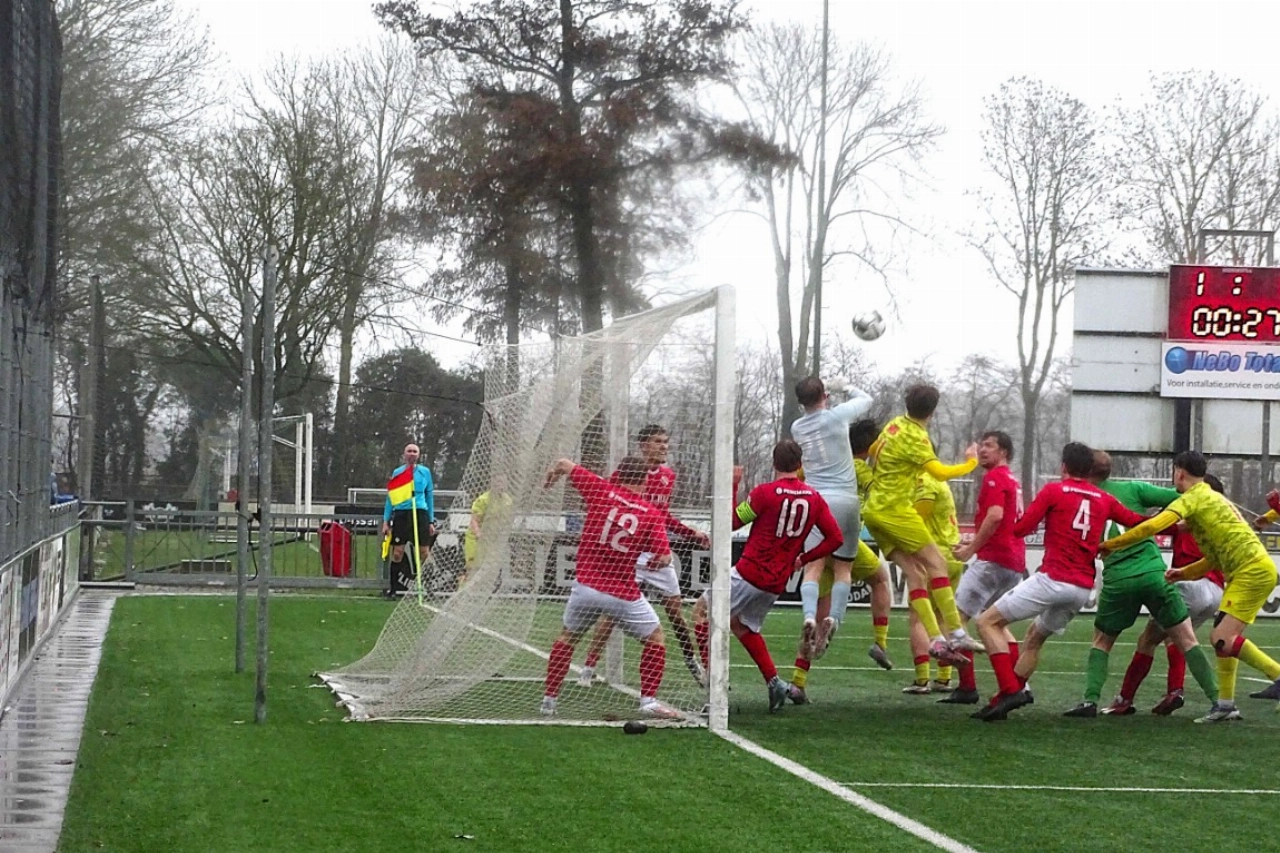 Winst in blessuretijd voor Victoria'04 in Rhoon