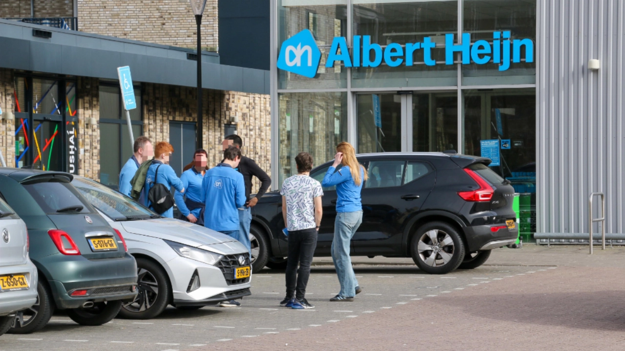Albert Heijn Westwijk ontruimd vanwege chemische lucht