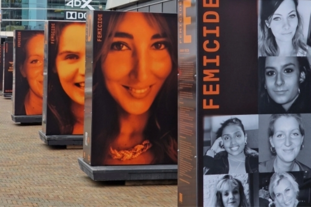 Buitenexpo en vrachtwagenbioscoop maken femicide zichtbaar