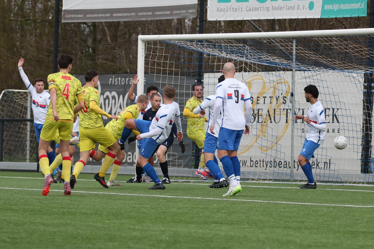 Joery Kaashoek beslist duel: Victoria’04 langs stug Botlek